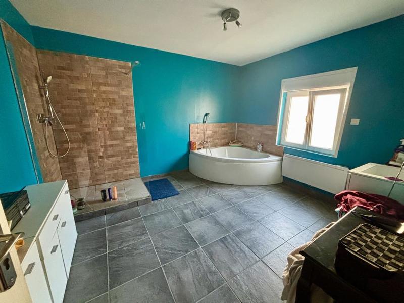 Maison - 214 m² - 12 pièces