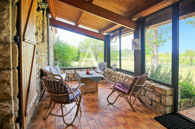 Maison - 197 m² - 9 pièces