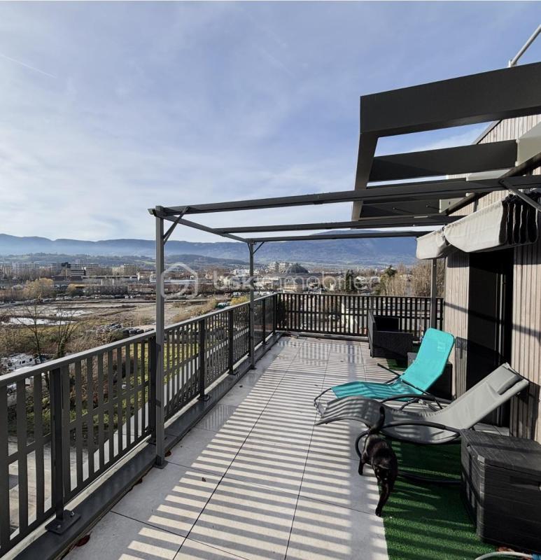 Appartement - 94 m² - 7 pièces