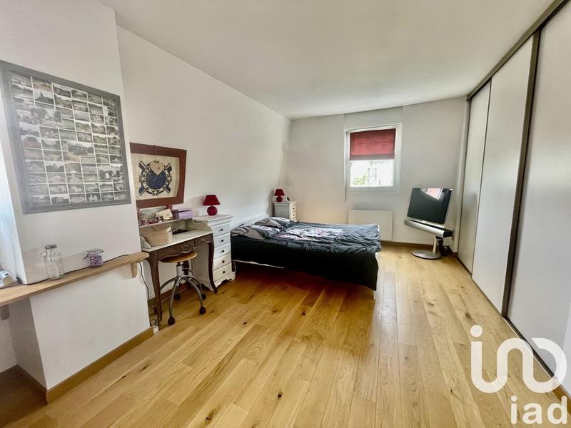 Maison - 213 m² - 8 pièces