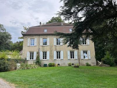 Maison de maîtres - 716 m² - 13 pièces