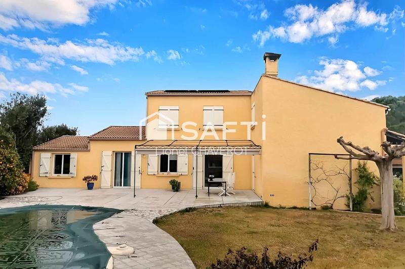 Maison - 200 m² - 7 pièces