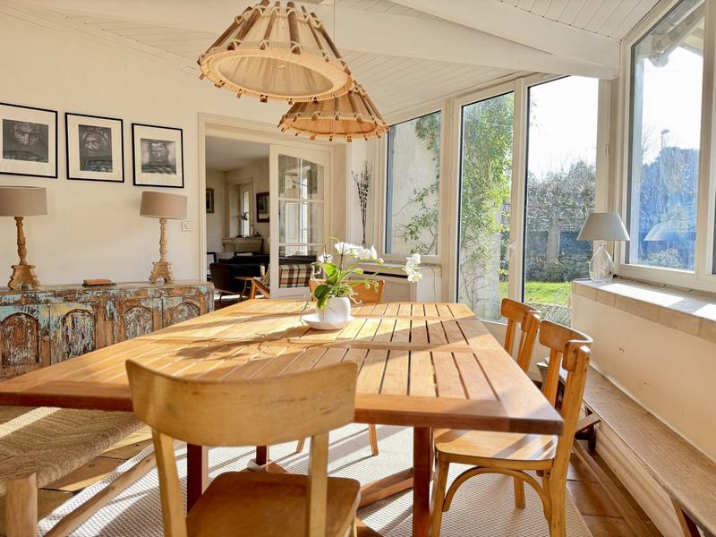 Maison - 218 m² - 9 pièces