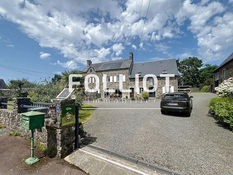 Maison - 208 m² - 10 pièces