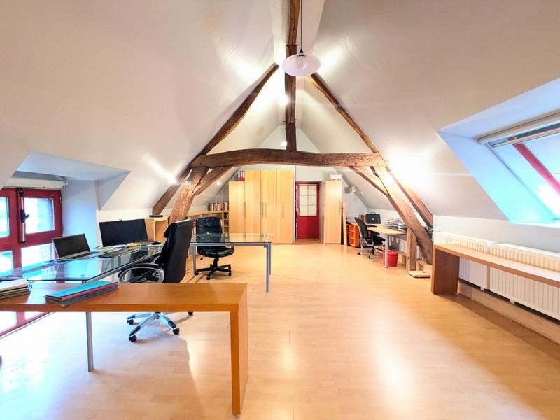 Maison - 207 m² - 7 pièces