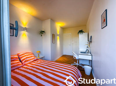 Chambre - 85 m² - 1 pièce