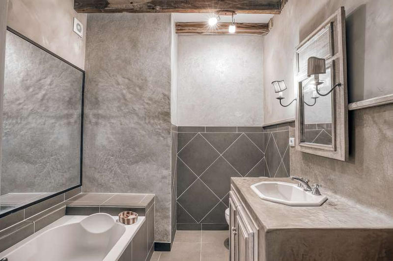 Maison - 280 m² - 11 pièces