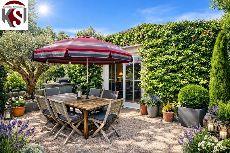 Maison - 240 m² - 8 pièces