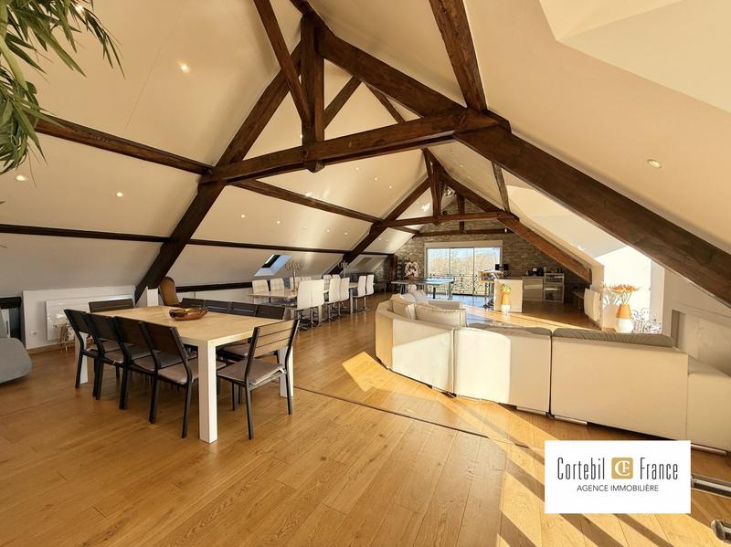 Maison - 512 m² - 11 pièces