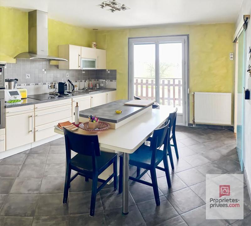 Maison - 230 m² - 8 pièces