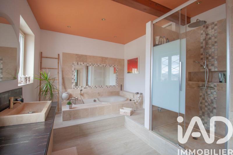 Maison - 270 m² - 7 pièces