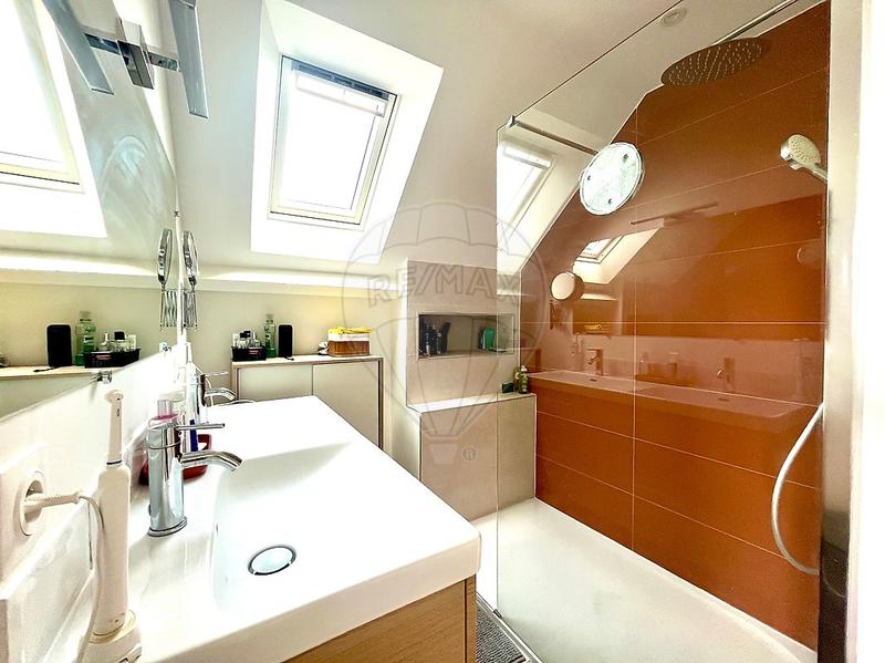 Maison - 140 m² - 8 pièces