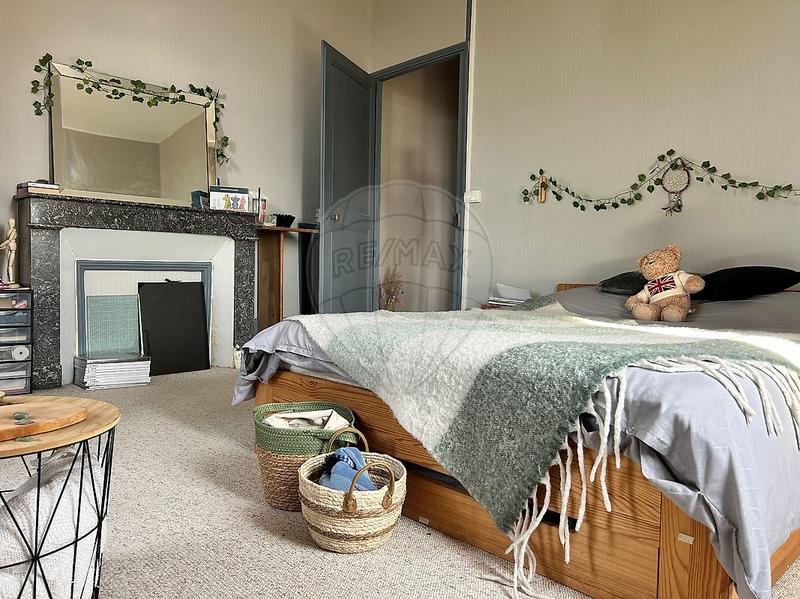 Demeure - 318 m² - 13 pièces