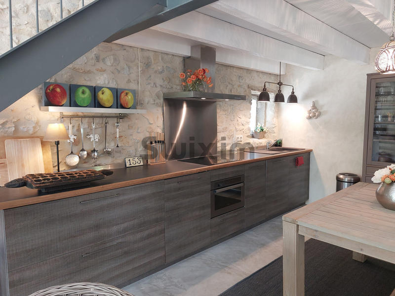 Propriété - 220 m² - 8 pièces