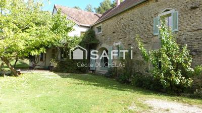 Maison - 212 m² - 6 pièces