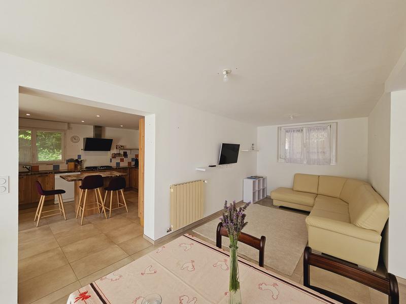 Maison traditionnelle - 180 m² - 6 pièces