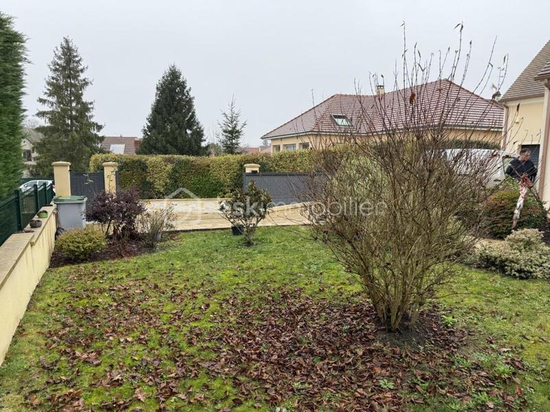 Maison - 210 m² - 9 pièces