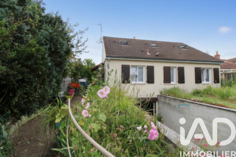 Maison - 97 m² - 5 pièces