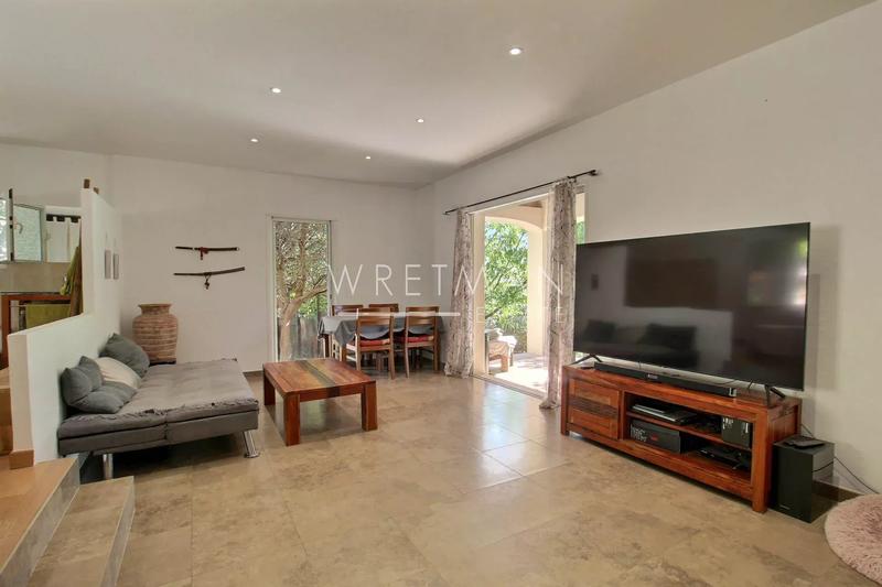 Villa - 225 m² - 6 pièces