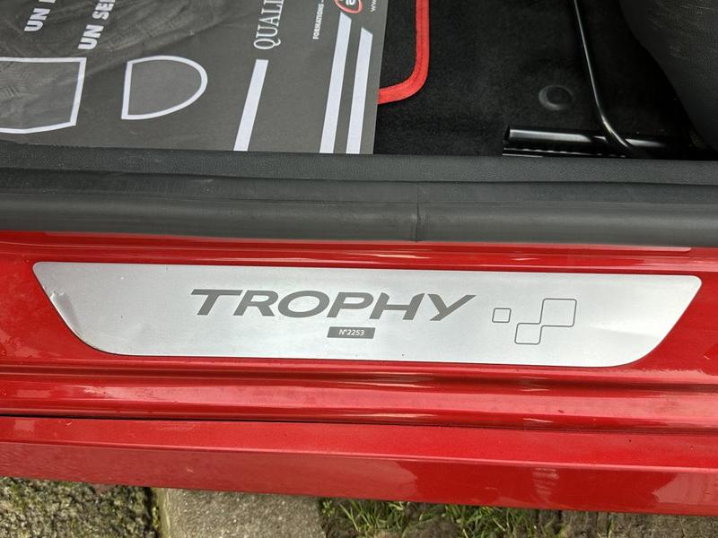 Renault Clio IV Rs Trophy 1.6 TCe 220