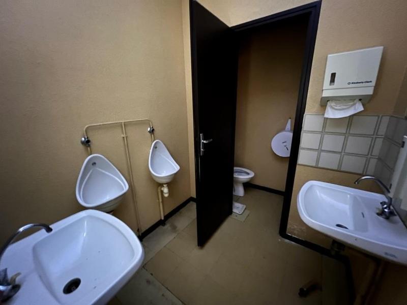 Maison - 1 238 m² - 20 pièces