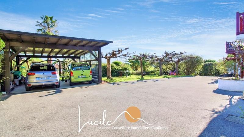 Maison - 235 m² - 9 pièces