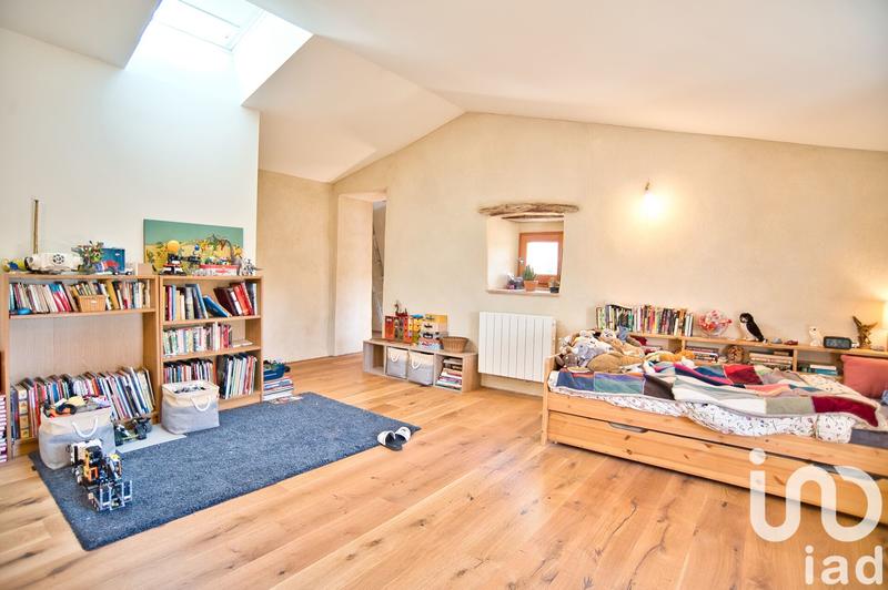 Maison - 243 m² - 9 pièces