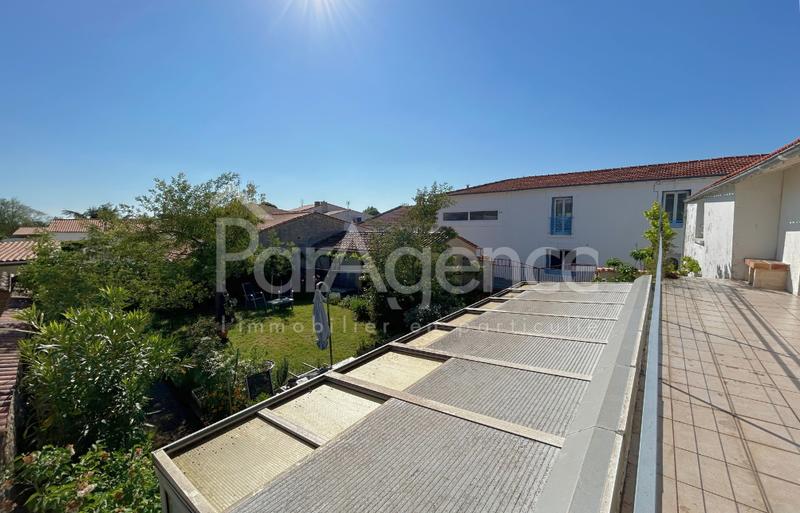 Maison - 247 m² - 9 pièces