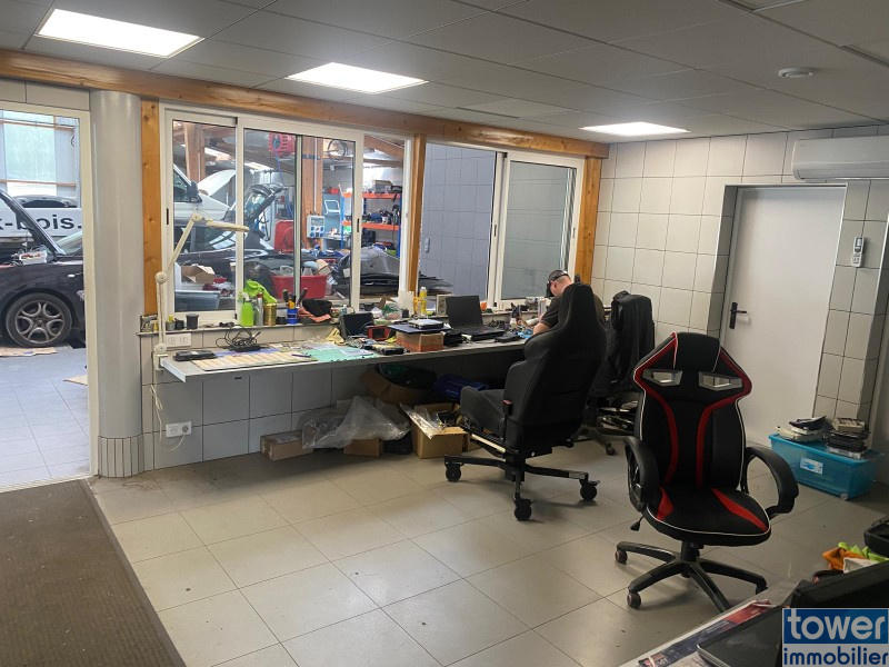 Local d'activités - 454 m²