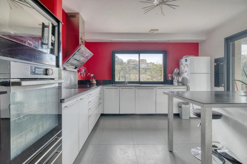 Villa - 245 m² - 9 pièces