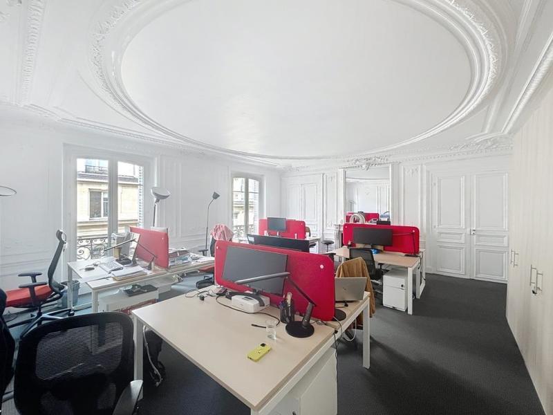 Local d'activité / Entrepôt - 215 m²