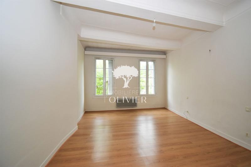 Maison de ville - 302 m² - 7 pièces