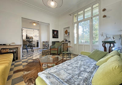 Maison - 200 m² - 10 pièces