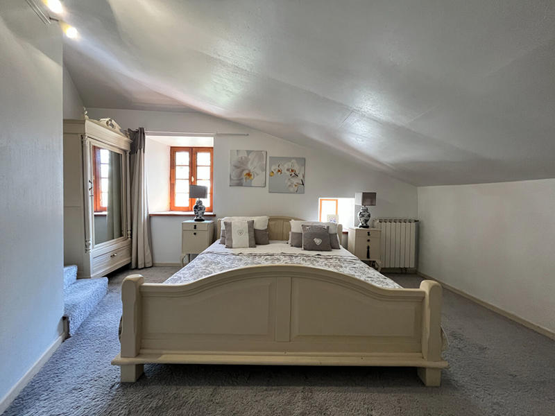 Maison - 430 m² - 18 pièces