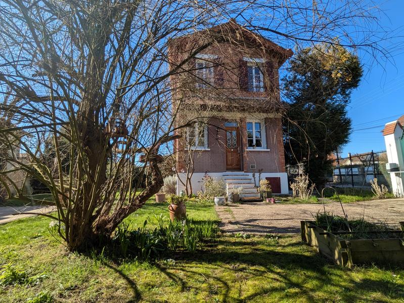 Maison - 110 m² - 6 pièces