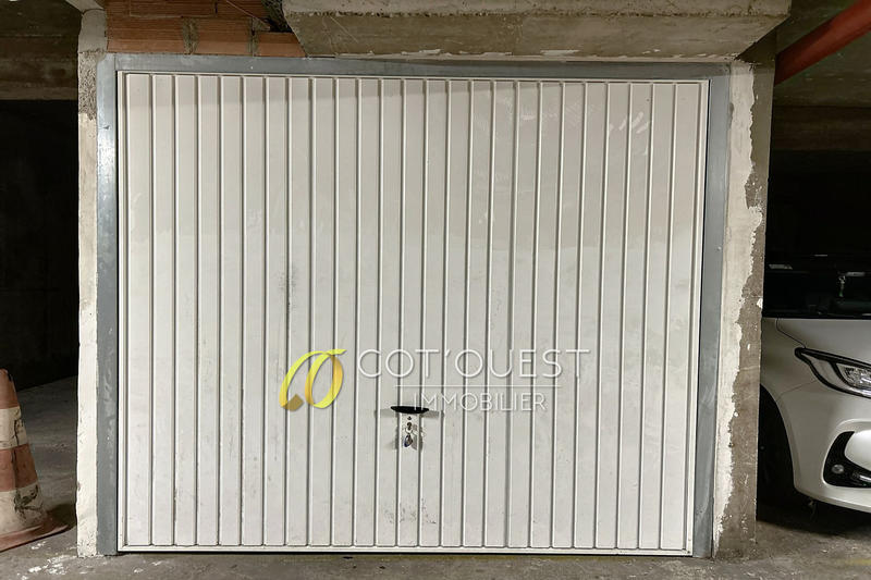 Parking / Garage - 11 m²