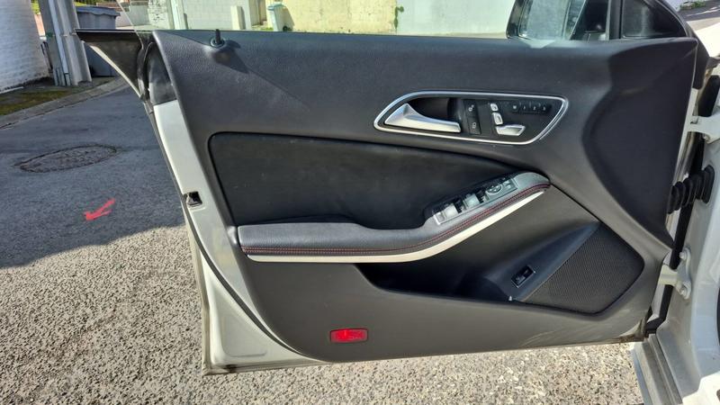 Mercedes Classe Cla 180 d 109 Fascination - Entretien constructeur Toit ouvrant