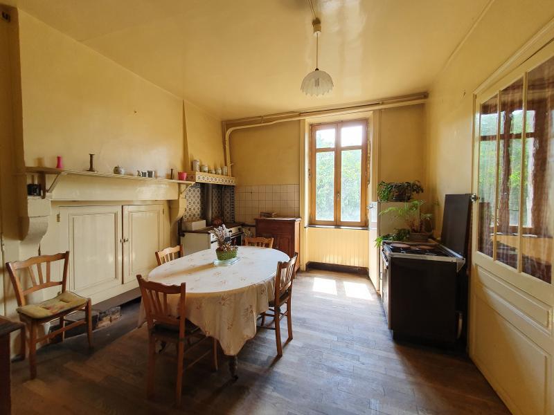 Maison - 180 m² - 12 pièces