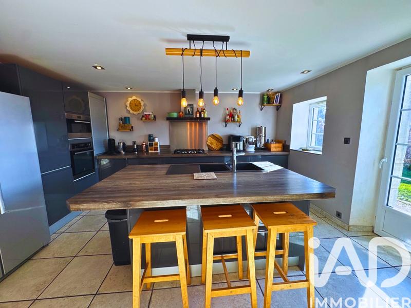 Maison - 177 m² - 7 pièces