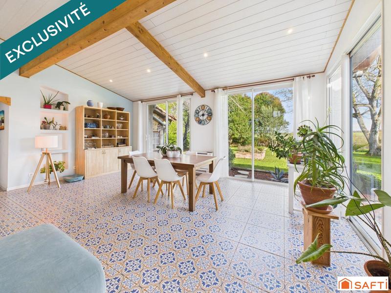 Maison - 210 m² - 8 pièces