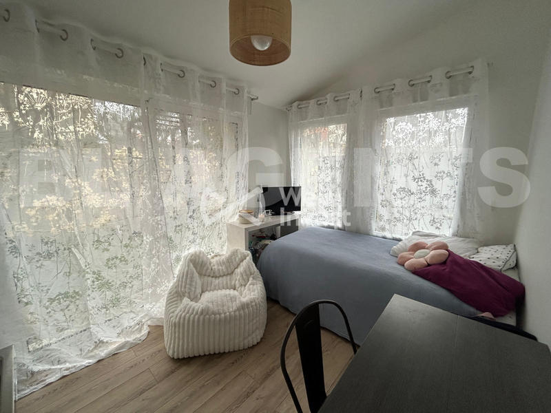 Maison - 84 m² - 6 pièces