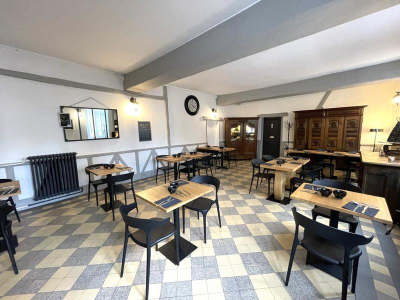 Maison ancienne - 310 m² - 11 pièces