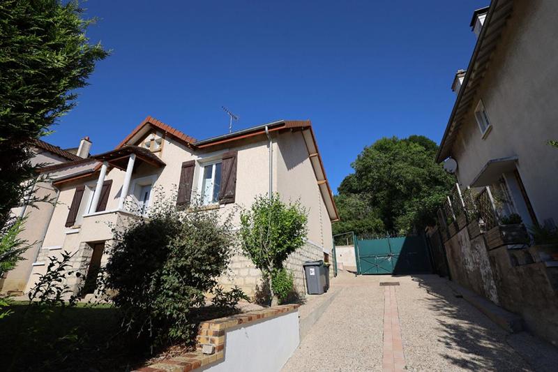 Maison - 105 m² - 5 pièces