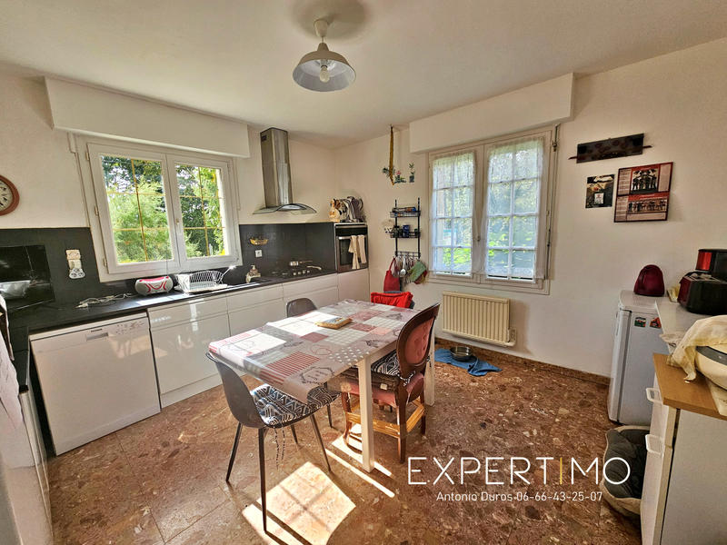 Maison - 217 m² - 8 pièces