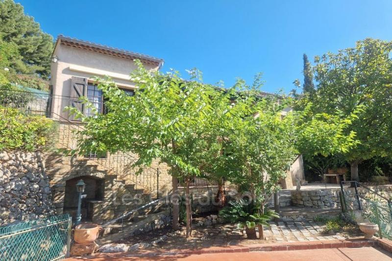 Maison - 220 m² - 4 pièces