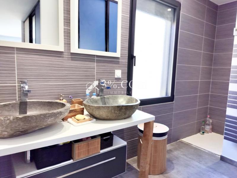 Villa - 200 m² - 7 pièces