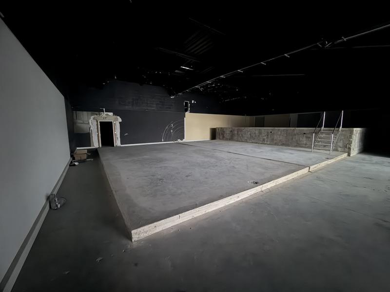 Local commercial - 1 192 m²