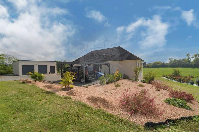 Villa - 277 m² - 10 pièces