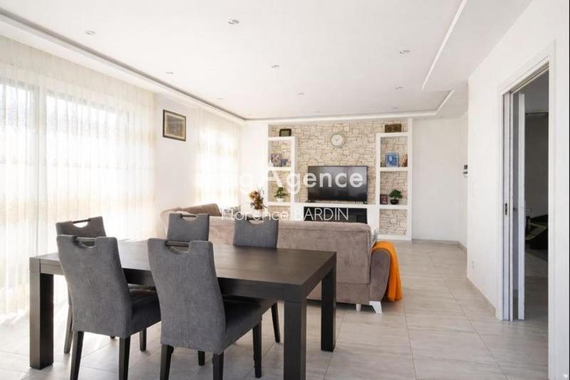 Pavillon - 141 m² - 6 pièces