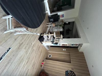 Maison - 96 m² - 5 pièces